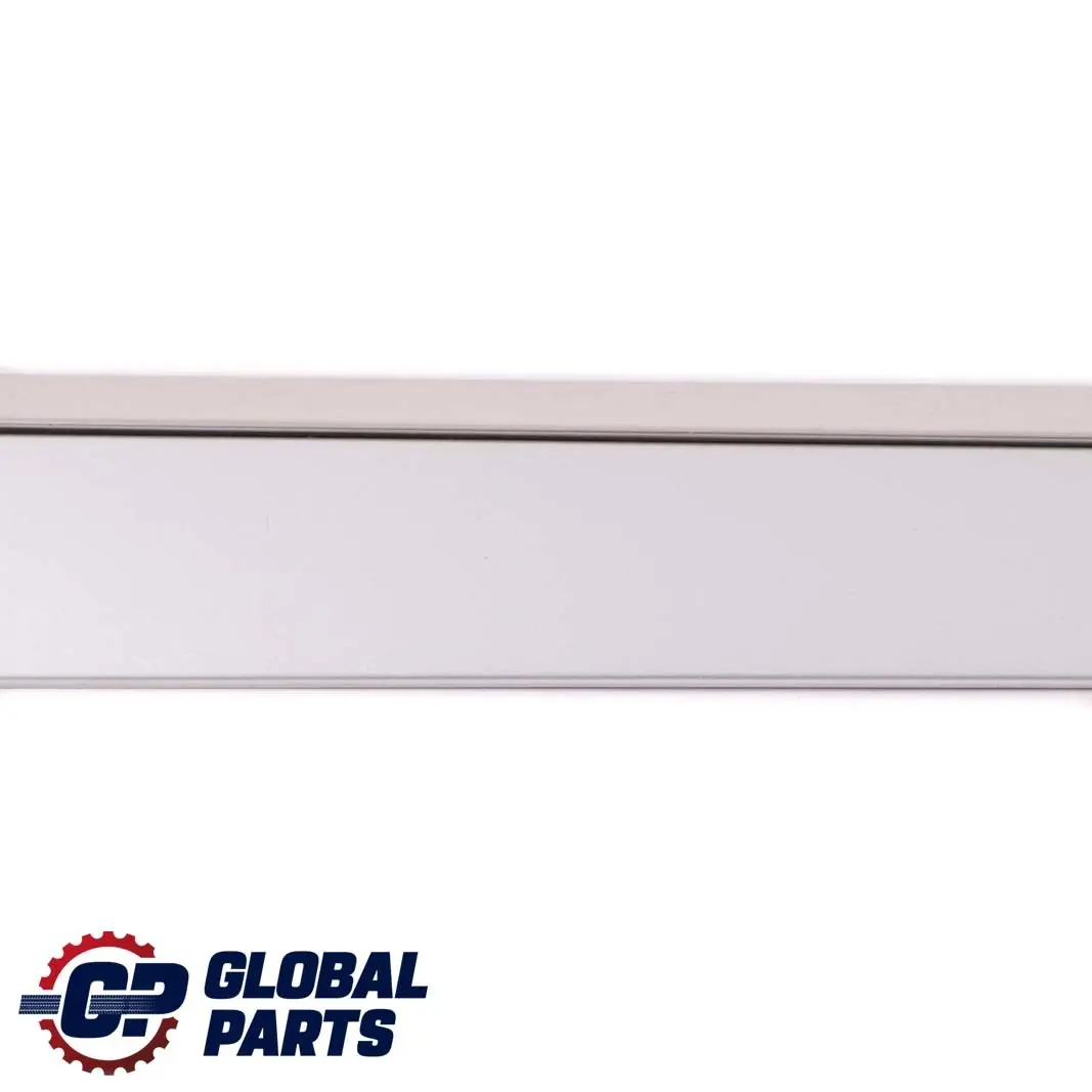 Striscia Modanatura Posteriore Destra Iridium Silver - 775 per Mercedes ML W164 con numero di parte A1646905462 Mercedes ML W164 Striscia Modanatura Posteriore Destra Iridium Silver - 775 - SKU A1646905462-IRS - Numero di parte A1646905462