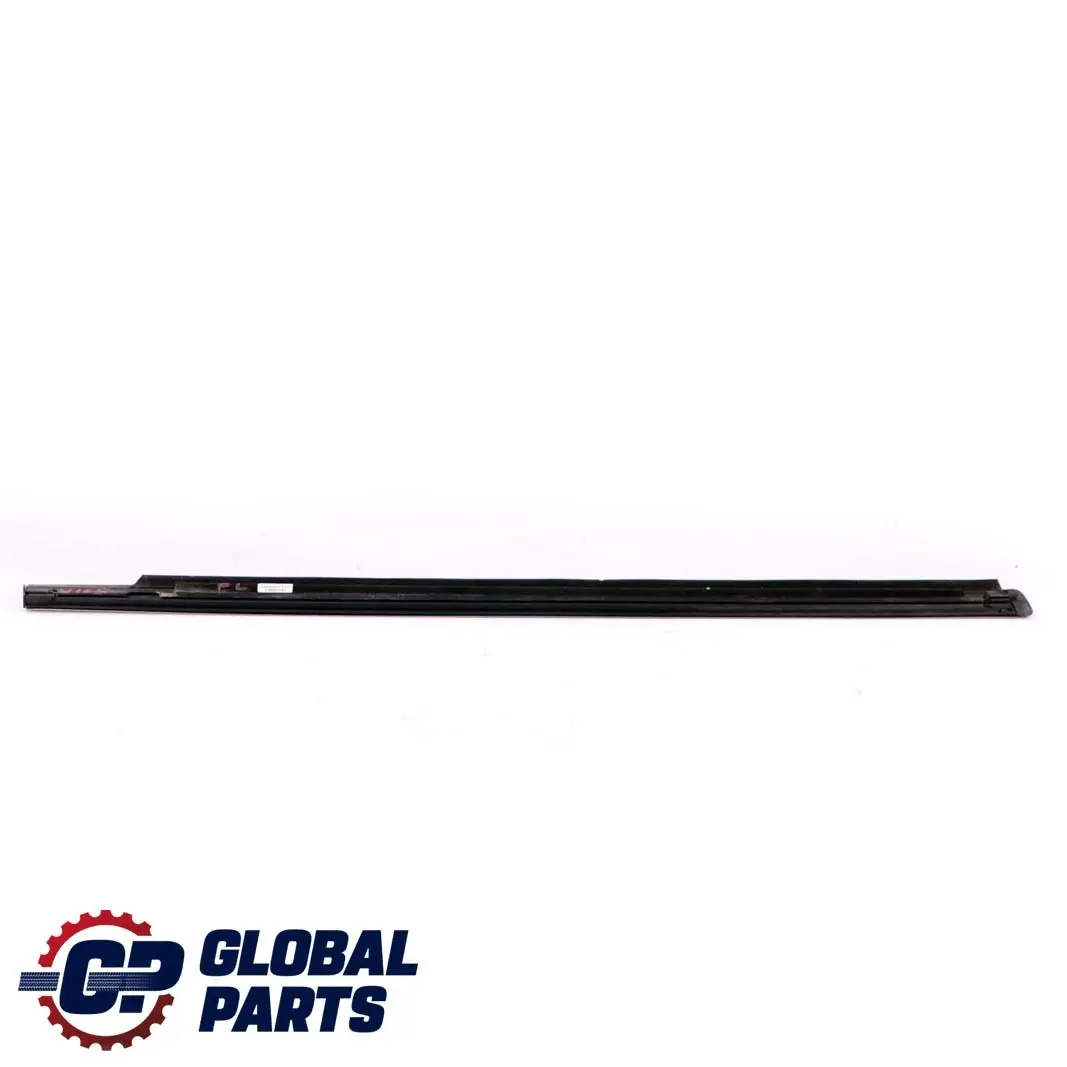 Mercedes ML W164 Fenêtre de Porte Avant Bas de Porte Moulure Extérieur Gauche - SKU A1646907580 - Numéro de pièce A1646907580