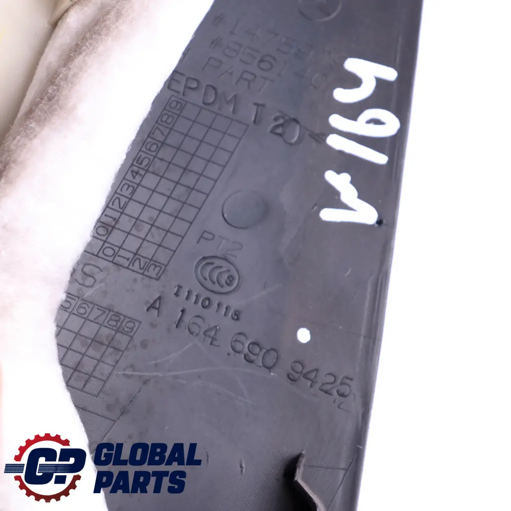 Trasera Derecha Pilar Tapa para Mercedes W164 GL X164 con número de pieza A1646909425 Mercedes W164 GL X164 Trasera Derecha Pilar Tapa - SKU A1646909425 - Número de pieza A1646909425