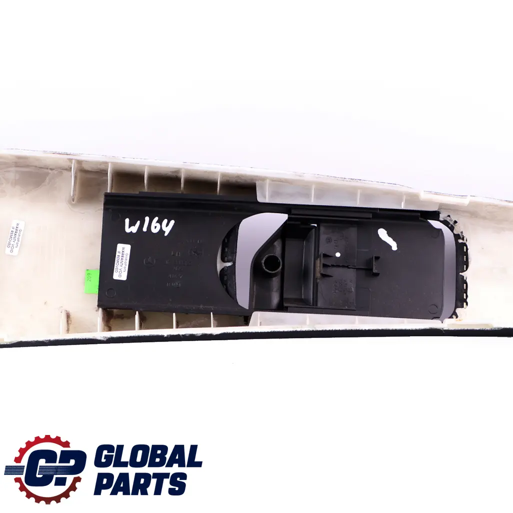  Mercedes-Benz ML W164 GL X164 Izquierda N/S B-Pillar Trim Cover - SKU A1646909725 - Número de pieza A1646909725