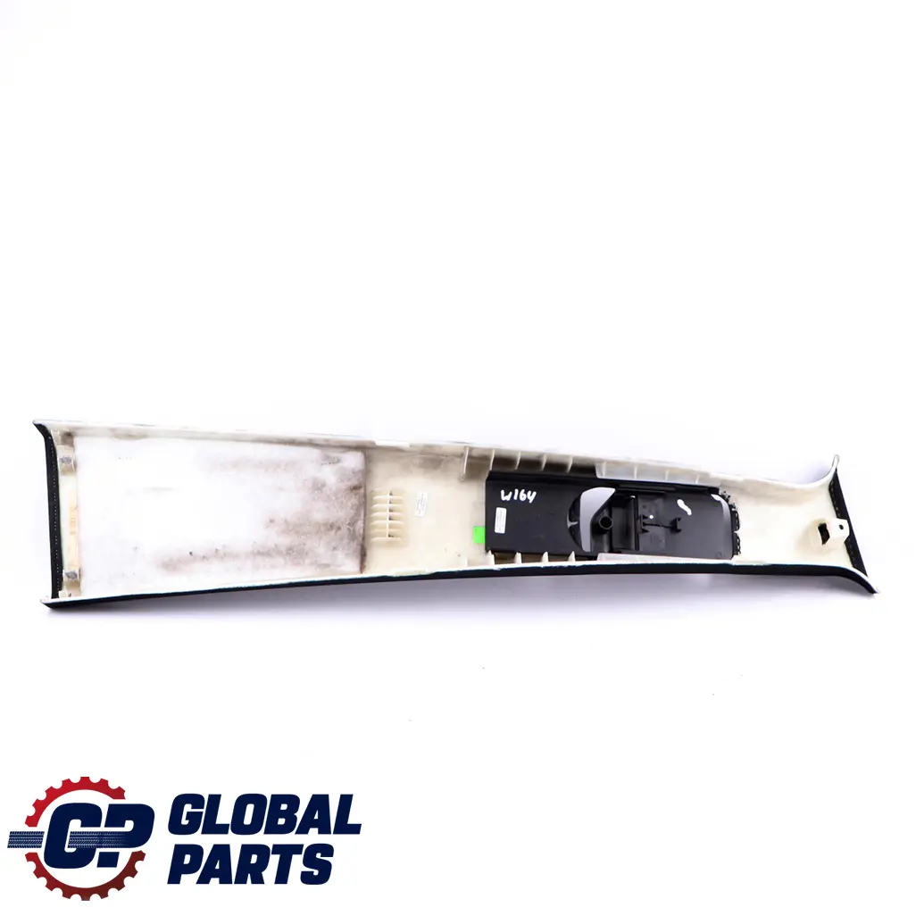 Couvercle garniture pilier B gauche pour Mercedes W164 GL X164 à propos du numéro de pièce A1646909725 Mercedes W164 GL X164 Couvercle garniture pilier B gauche - SKU A1646909725 - Numéro de pièce A1646909725