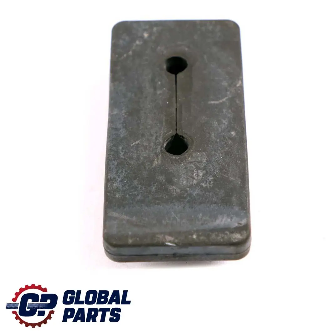 Sedile Posteriore Sinistro Cap Rosetta Bench per Mercedes ML W164 con numero di parte A1646910005 Mercedes ML W164 Sedile Posteriore Sinistro Cap Rosetta Bench - SKU A1646910005 - Numero di parte A1646910005