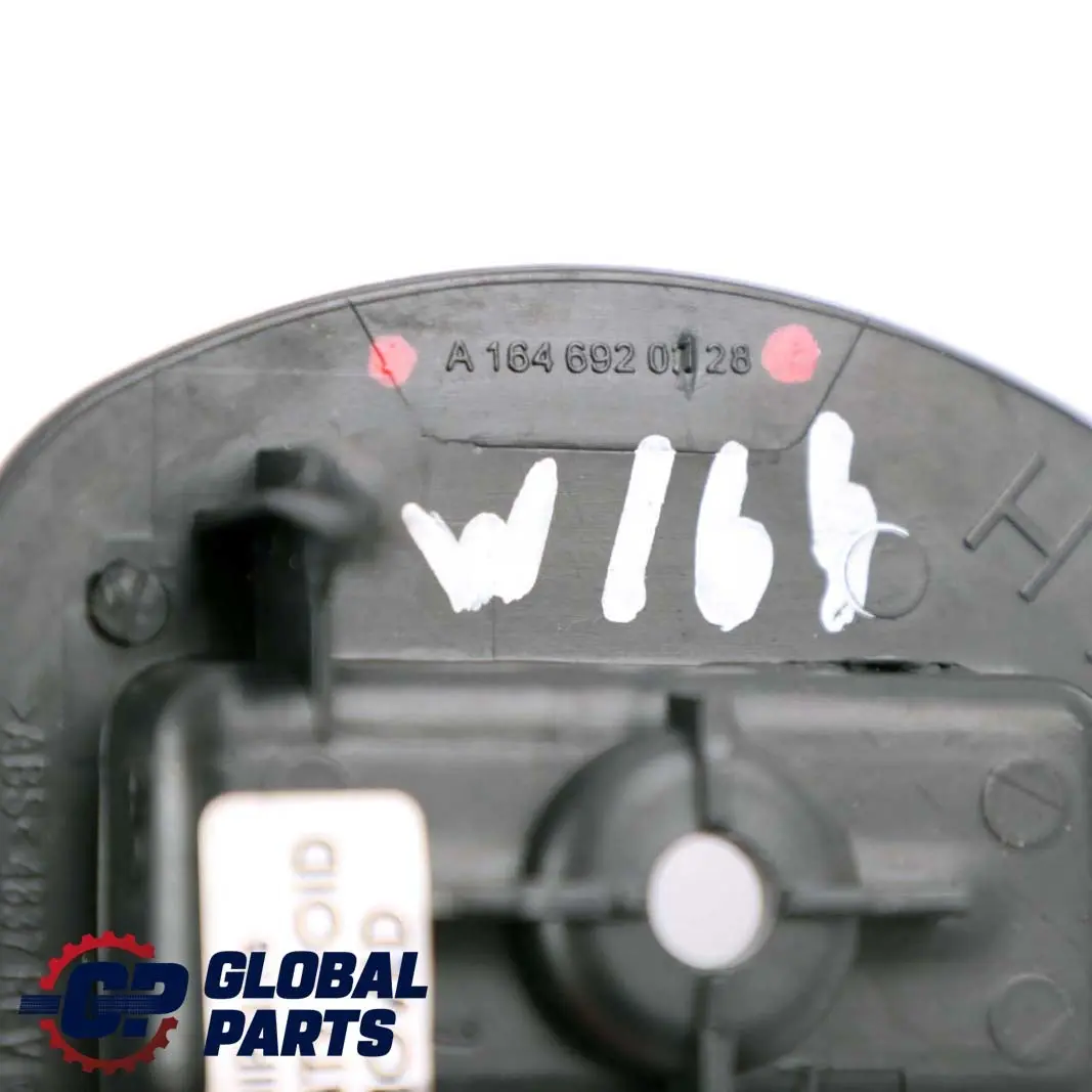 Portaoggetti Posteriore Sinistro Bagagliaio per Mercedes ML W164 con numero di parte A1646920128 Mercedes ML W164 Portaoggetti Posteriore Sinistro Bagagliaio - SKU A1646920128 - Numero di parte A1646920128