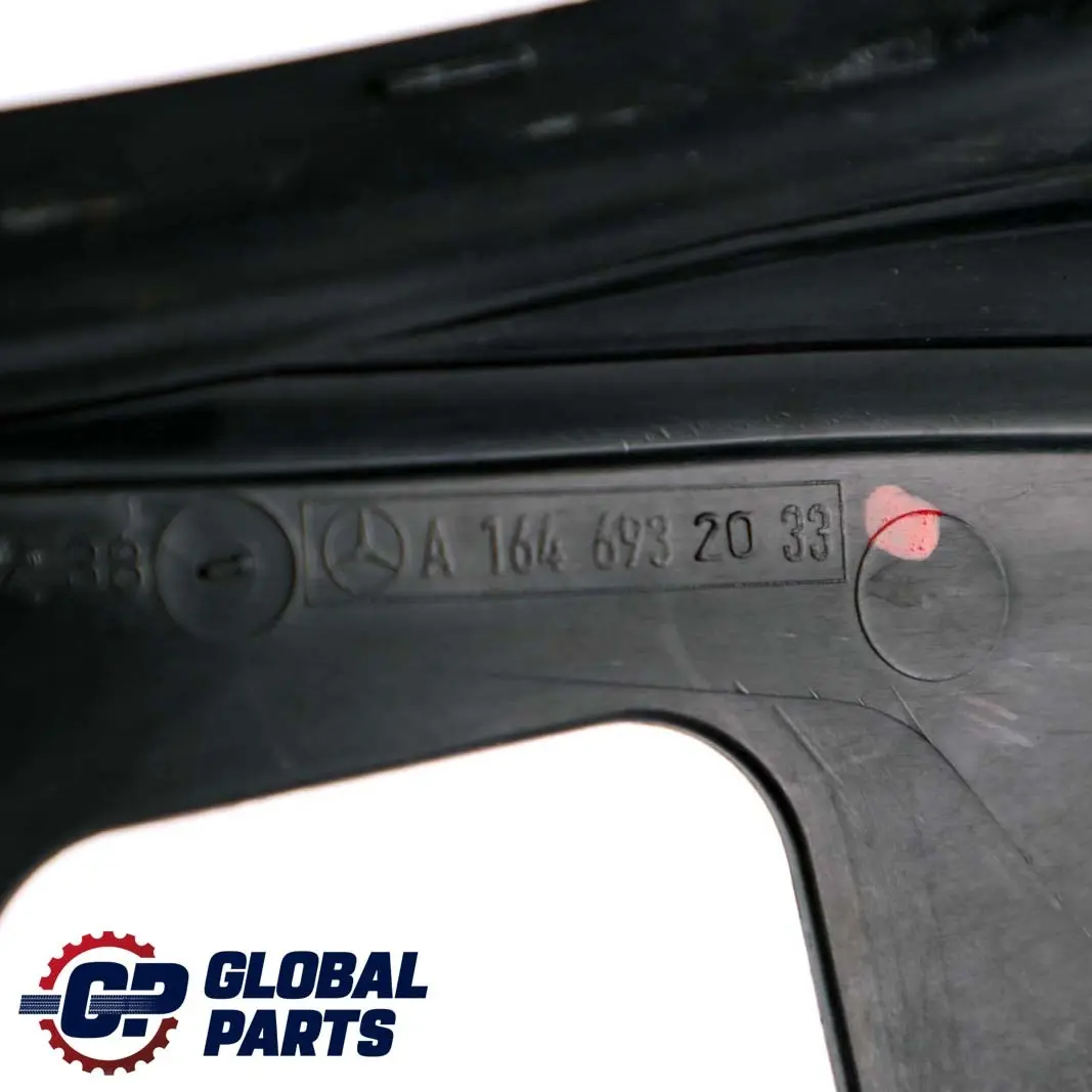 Mercedes-Benz M-Klasse ML W164 Hinten Rechts Säule Abdeckung für mit Teilenummer A1646932033 Mercedes-Benz M-Klasse ML W164 Hinten Rechts Säule Abdeckung - SKU A1646932033 - Teilenummer A1646932033