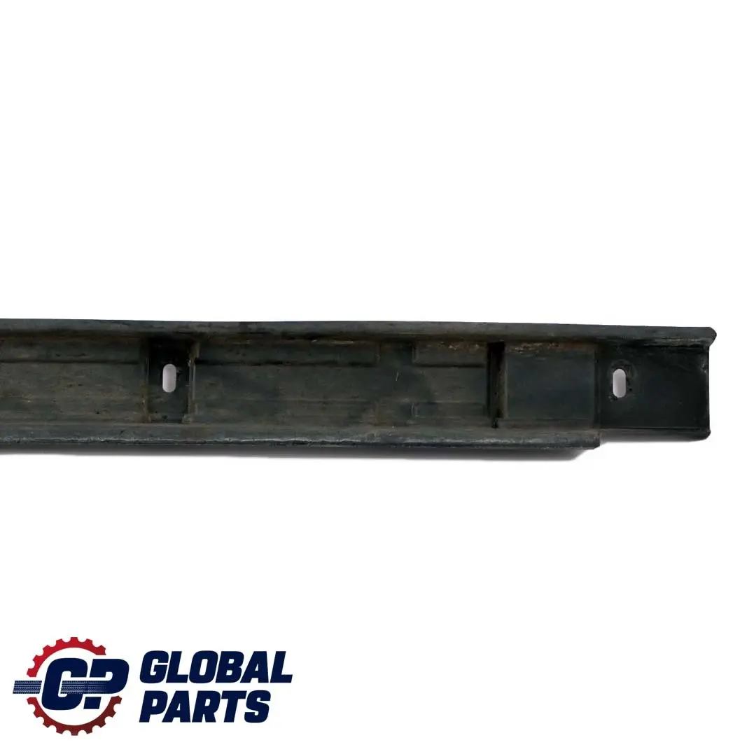 gauche seuil de porte marche panneau d'entrée garniture pour Mercedes W164 Avant à propos du numéro de pièce A1646980930 Mercedes W164 Avant gauche seuil de porte marche panneau d'entrée garniture - SKU A1646980930 - Numéro de pièce A1646980930