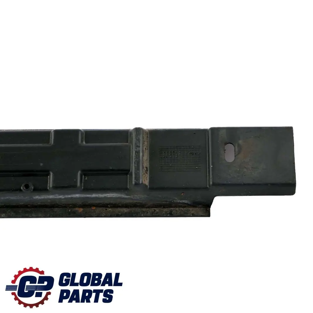 Delantero Derecho umbral puerta Paso Entrada Junta Cubierta Trim para Mercedes W164 con número de pieza A1646981030 Mercedes W164 Delantero Derecho umbral puerta Paso Entrada Junta Cubierta Trim - SKU A1646981030 - Número de pieza A1646981030