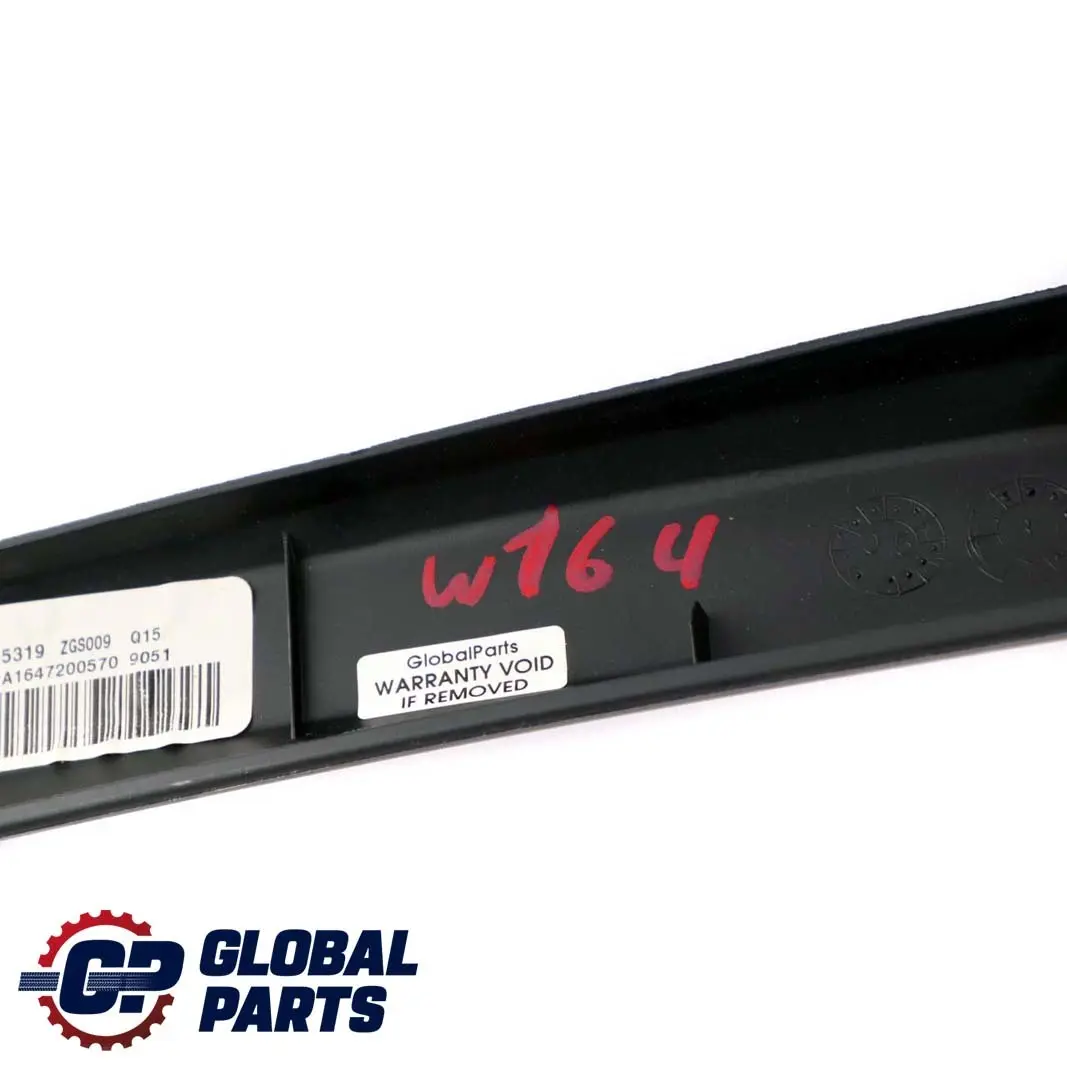 Osłona Szyby Drzwi Lewy Przód do Mercedes ML W164 o numerze A1647200570 Mercedes ML W164 Osłona Szyby Drzwi Lewy Przód - SKU A1647200570 - Numer Części A1647200570