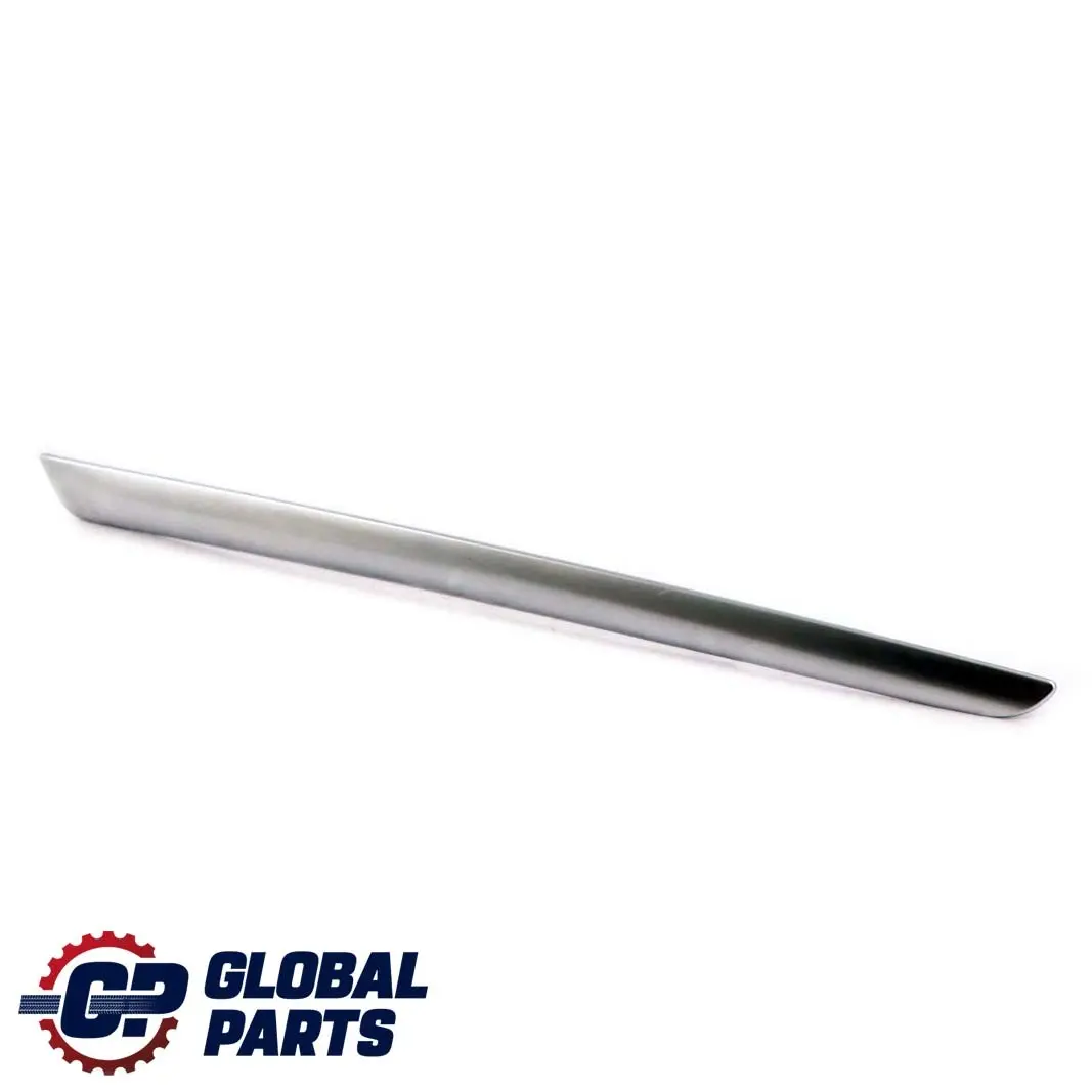 Mercedes W164 Bande Décorative Carte Porte Arrière Gauche Argentée - SKU A1647300722 - Numéro de pièce A1647300722