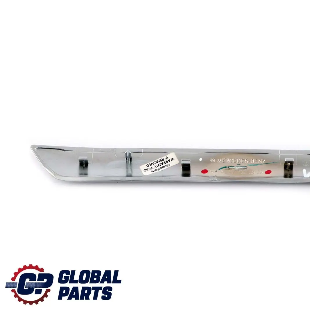Hintere Rechte Türkarte Dekorstreifen Trim Silber für Mercedes W164 mit Teilenummer A1647300822 Mercedes W164 Hintere Rechte Türkarte Dekorstreifen Trim Silber - SKU A1647200822 - Teilenummer A1647300822