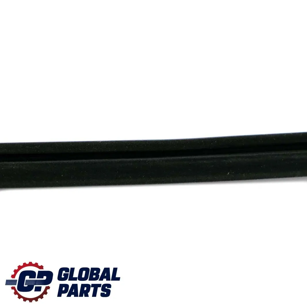 Puerta Delantera Derecha O/S Ventana Guía Junta De Sellado para Mercedes W164 con número de pieza A1647250425 Mercedes W164 Puerta Delantera Derecha O/S Ventana Guía Junta De Sellado - SKU A1647250425 - Número de pieza A1647250425