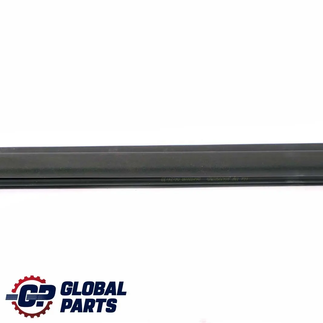 Puerta Delantera Ventana Tira De Sellado Izquierda Derecha para Mercedes ML W164 con número de pieza A1647250965 Mercedes ML W164 Puerta Delantera Ventana Tira De Sellado Izquierda Derecha - SKU A1647250965 - Número de pieza A1647250965