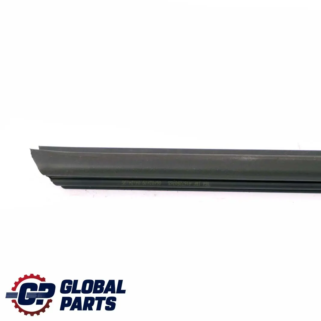 Striscia Tenuta Finestrino Porta Anteriore Sinistra Destra per Mercedes ML W164 con numero di parte A1647250965 Mercedes ML W164 Striscia Tenuta Finestrino Porta Anteriore Sinistra Destra - SKU A1647250965 - Numero di parte A1647250965