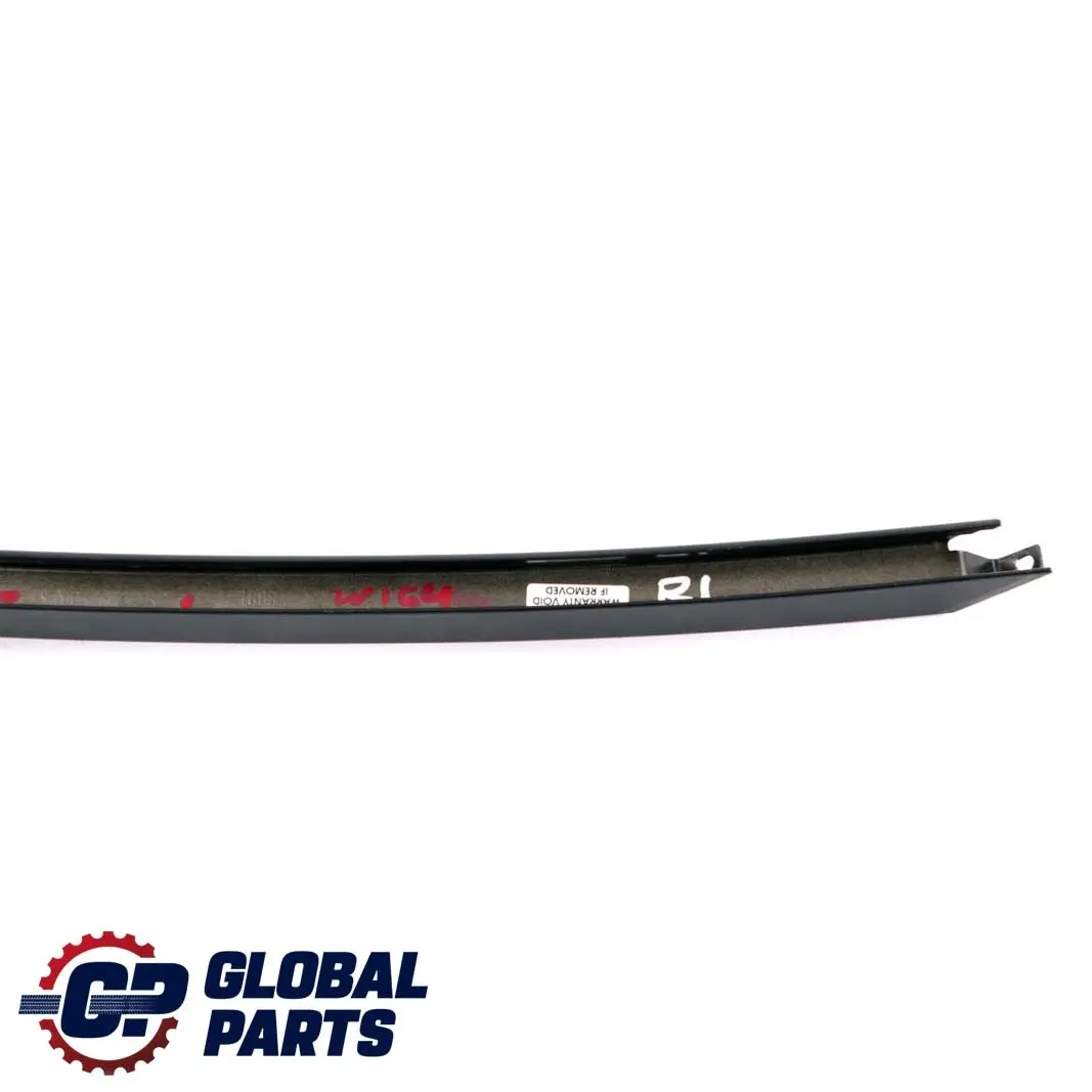 Arrière Gauche N/S Window Staybar Division Bar Guide pour Mercedes W164 Porte à propos du numéro de pièce A1647300119 Mercedes W164 Porte Arrière Gauche N/S Window Staybar Division Bar Guide - SKU A1647300119 - Numéro de pièce A1647300119