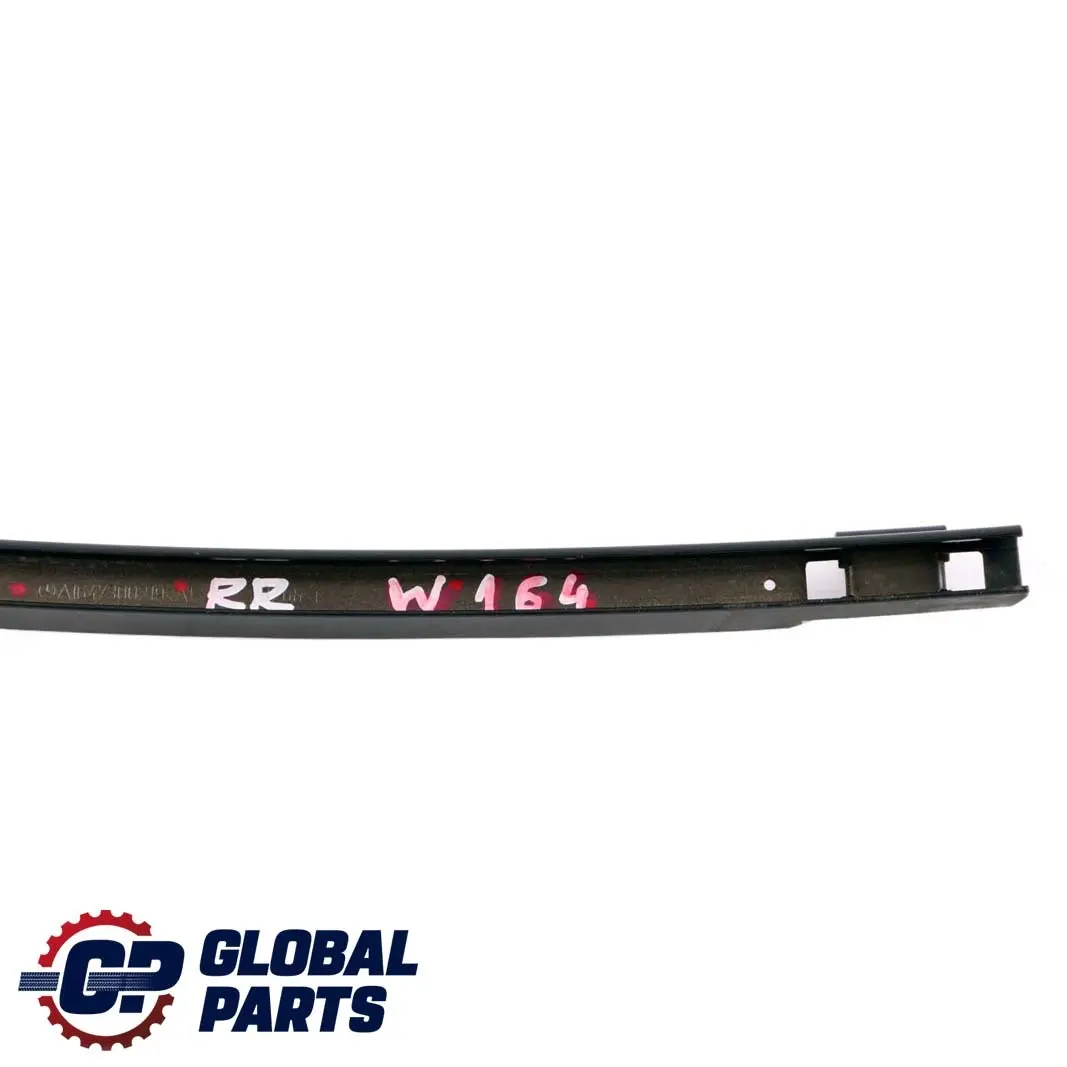 Mercedes W164 Puerta Trasera Derecha O / S Ventana Staybar Guía Barra División - SKU A1647300219 - Número de pieza A1647300219