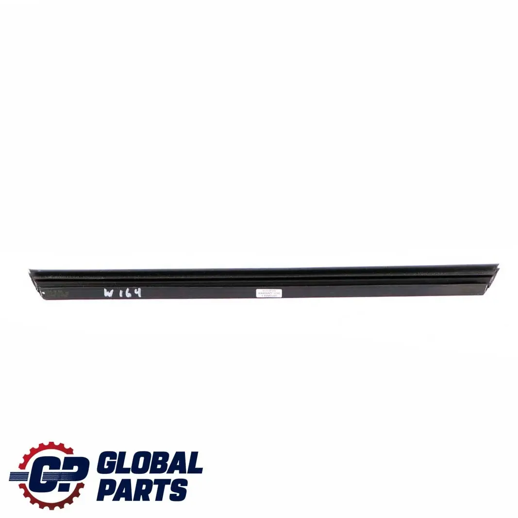 Tira Sellado Riel Ventana Trasera Izquierda Derecha para Mercedes ML W164 con número de pieza A1647351765 Mercedes ML W164 Tira Sellado Riel Ventana Trasera Izquierda Derecha - SKU A1647351765 - Número de pieza A1647351765