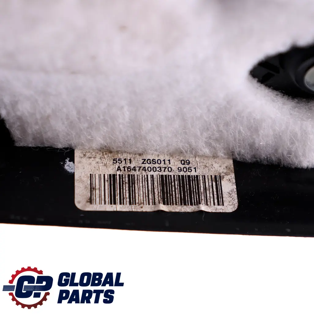 Maletero Portón Trasero Tapa Centro Superior para Mercedes ML W164 con número de pieza A1647400370 Mercedes ML W164 Maletero Portón Trasero Tapa Centro Superior - SKU A1647400370 - Número de pieza A1647400370