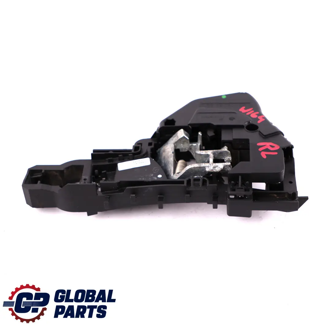 Maniglia porta posteriore sinistra Base per Mercedes W164 con numero di parte A1647600334 Mercedes W164 Maniglia porta posteriore sinistra Base - SKU A1647600334 - Numero di parte A1647600334