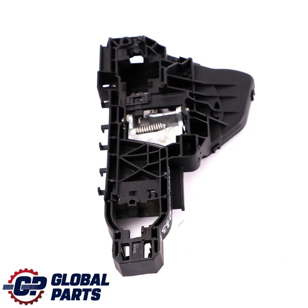 Mercedes W164 Base de support de poignée de porte arrière gauche - SKU A1647600334 - Numéro de pièce A1647600334