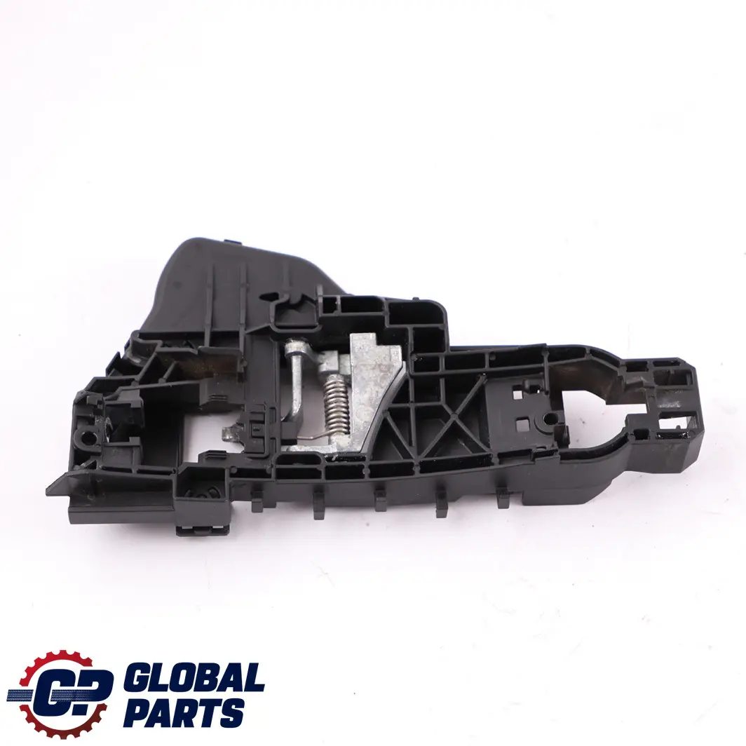Mercedes W164 Base de support de poignée de porte arrière gauche - SKU A1647600334 - Numéro de pièce A1647600334