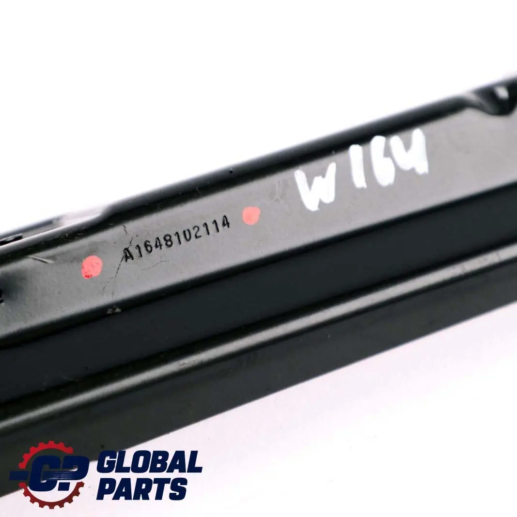 Benz M-Klasse ML W164 Hinten Links Halterung Griff Montieren Innere für Mercedes mit Teilenummer A1648102114 Mercedes Benz M-Klasse ML W164 Hinten Links Halterung Griff Montieren Innere - SKU A1648102114 - Teilenummer A1648102114