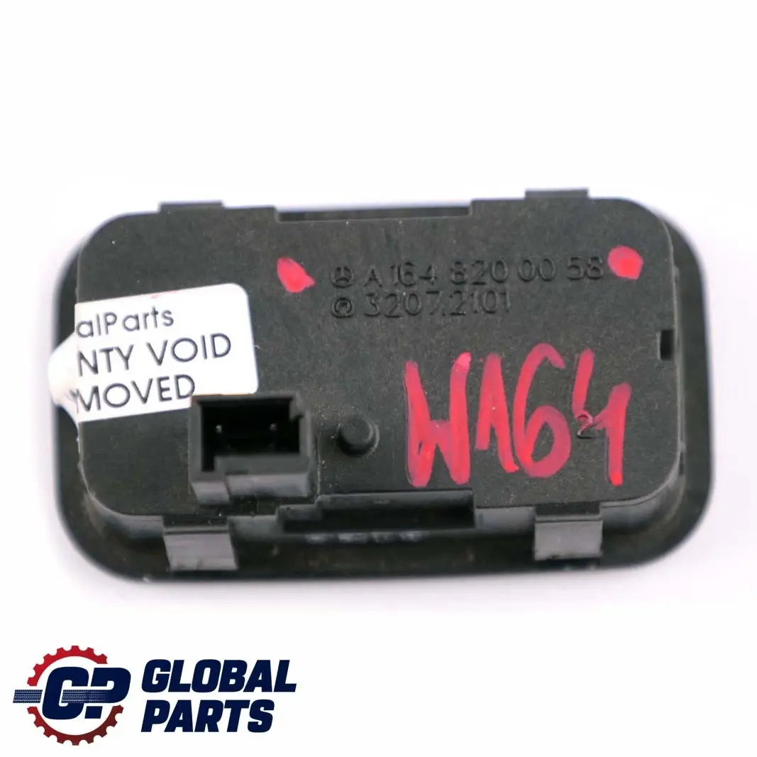 Lampe de signalisation de coffre et de hayon pour Mercedes ML W164 à propos du numéro de pièce A1648200058 Mercedes ML W164 Lampe de signalisation de coffre et de hayon - SKU A1648200058 - Numéro de pièce A1648200058