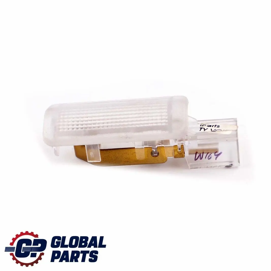 Luz Interior Mercedes W164 W251 Lámpara para con número de pieza A1648200321 Luz Interior Mercedes W164 W251 Lámpara - SKU A1648200321 - Número de pieza A1648200321