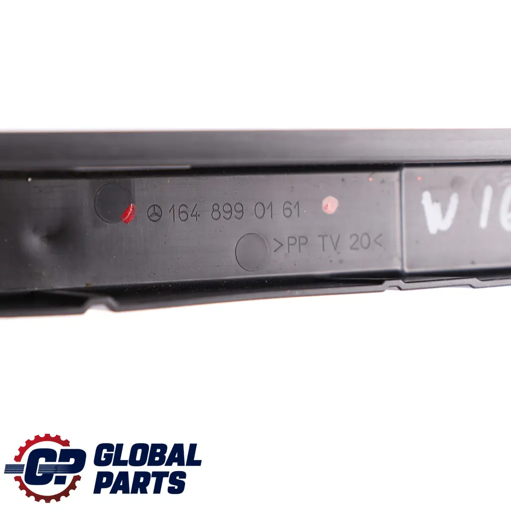 Mercedes ML W164 Triángulo De Advertencia Caja Porta Contenedores - SKU A1648990161 - Número de pieza A1648990161