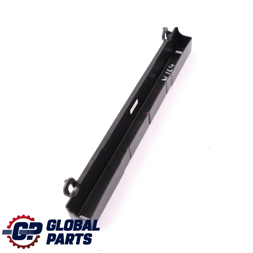 Warndreieck Behälter Träger Box für Mercedes ML W164 mit Teilenummer A1648990161 Mercedes ML W164 Warndreieck Behälter Träger Box - SKU A1648990161 - Teilenummer A1648990161
