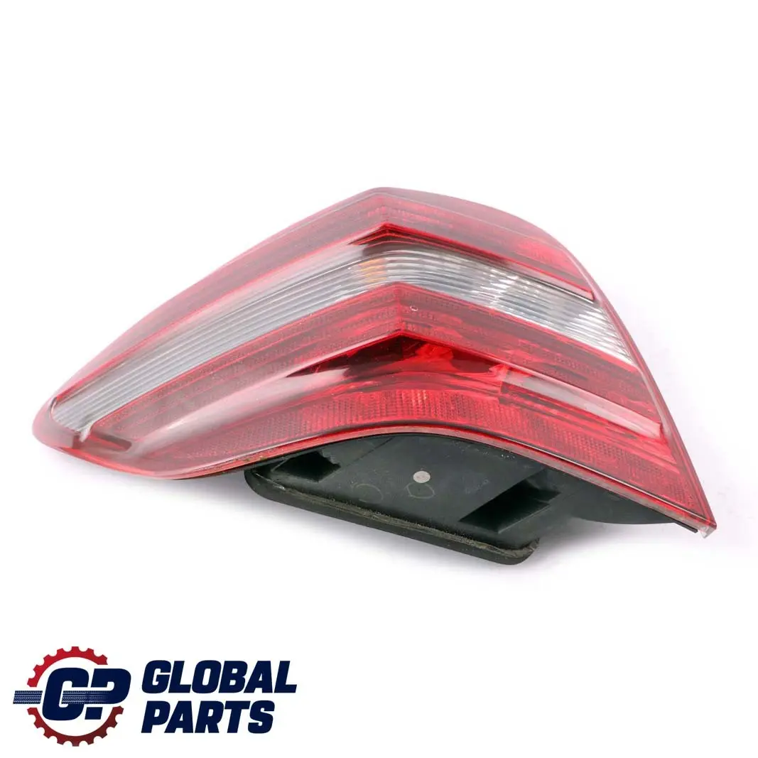 Mercedes ML W164 Rücklicht Lampe Seite Panel Links - SKU A1649061100 - Teilenummer A1649061100