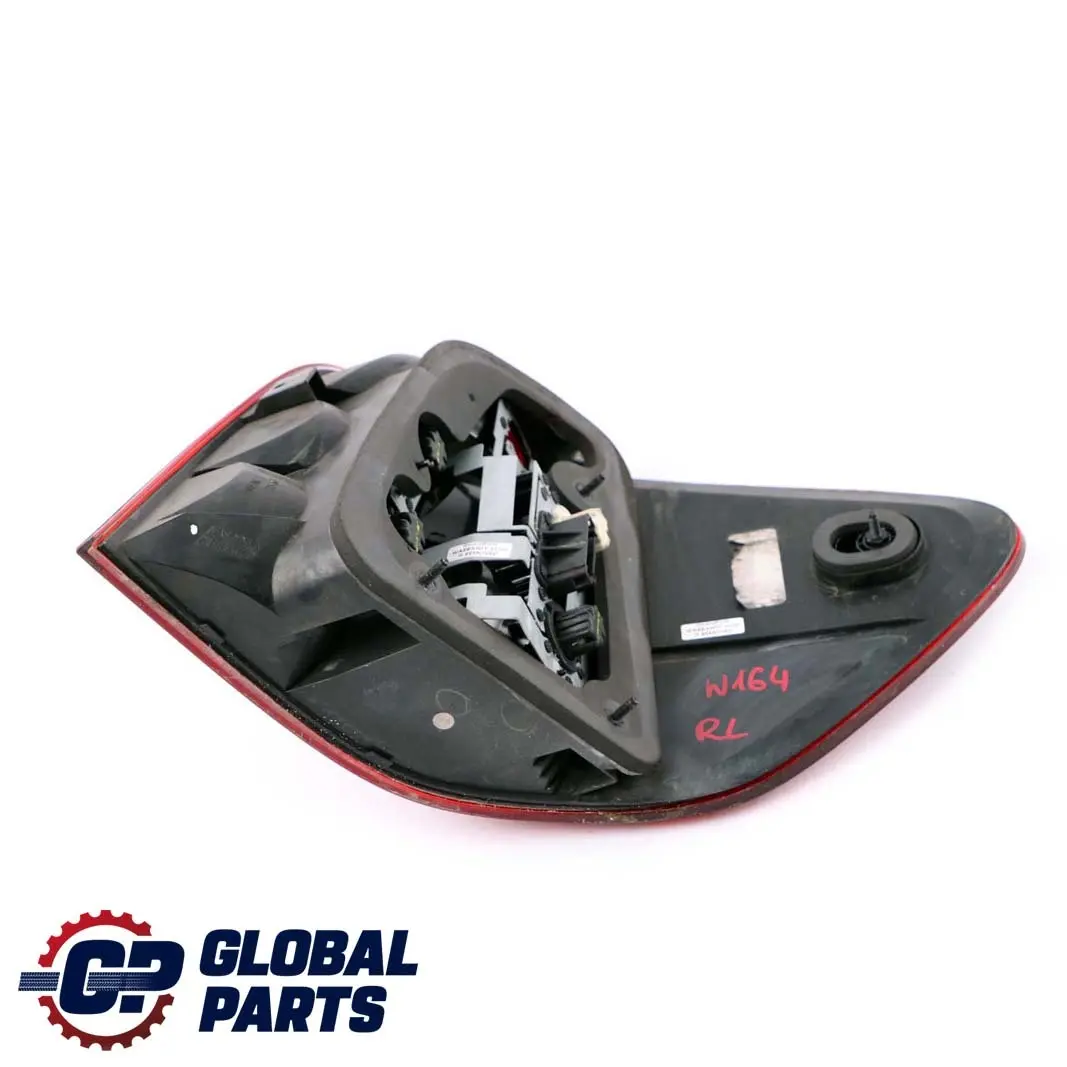 Mercedes ML W164 Rücklicht Lampe Seite Panel Links - SKU A1649061100 - Teilenummer A1649061100