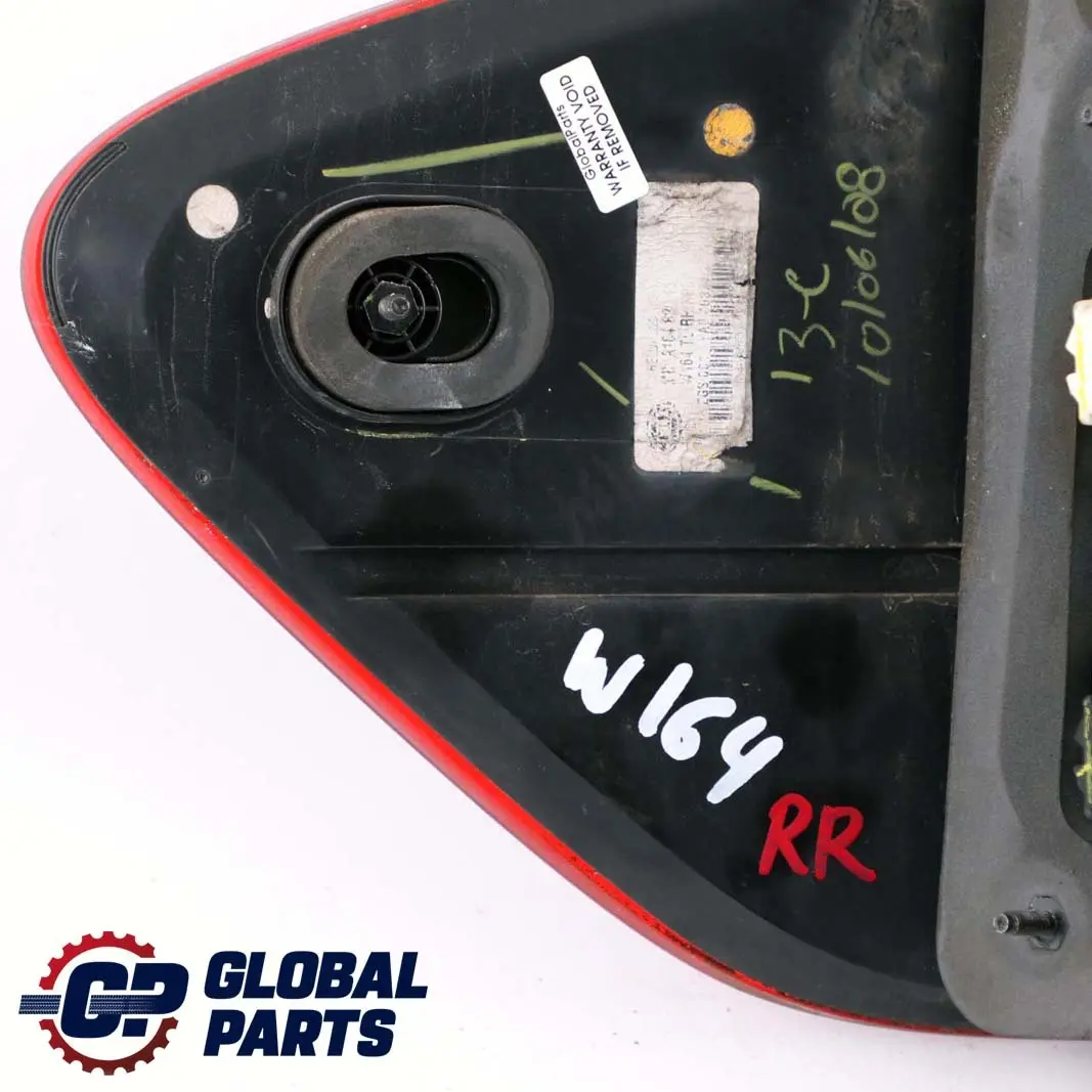 Hinteres Rücklicht Lampe Seite Panel Rechts für Mercedes ML W164 mit Teilenummer A1649061200 Mercedes ML W164 Hinteres Rücklicht Lampe Seite Panel Rechts - SKU A1649061200 - Teilenummer A1649061200
