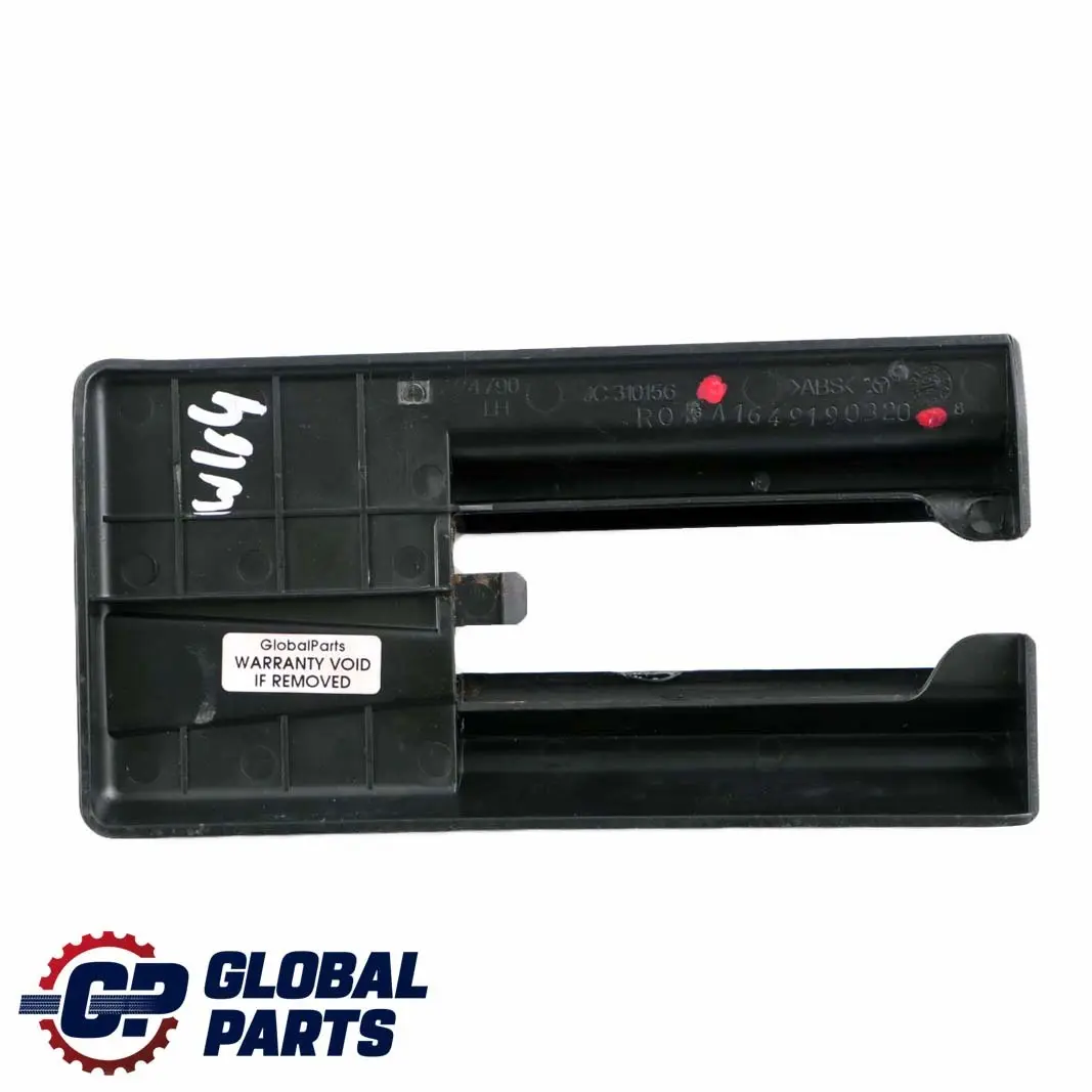 Mercedes-Benz M-Class ML W164 Vordersitz Links Hinten Abdeckung für mit Teilenummer A1649190320 Mercedes-Benz M-Class ML W164 Vordersitz Links Hinten Abdeckung - SKU A1649190320 - Teilenummer A1649190320