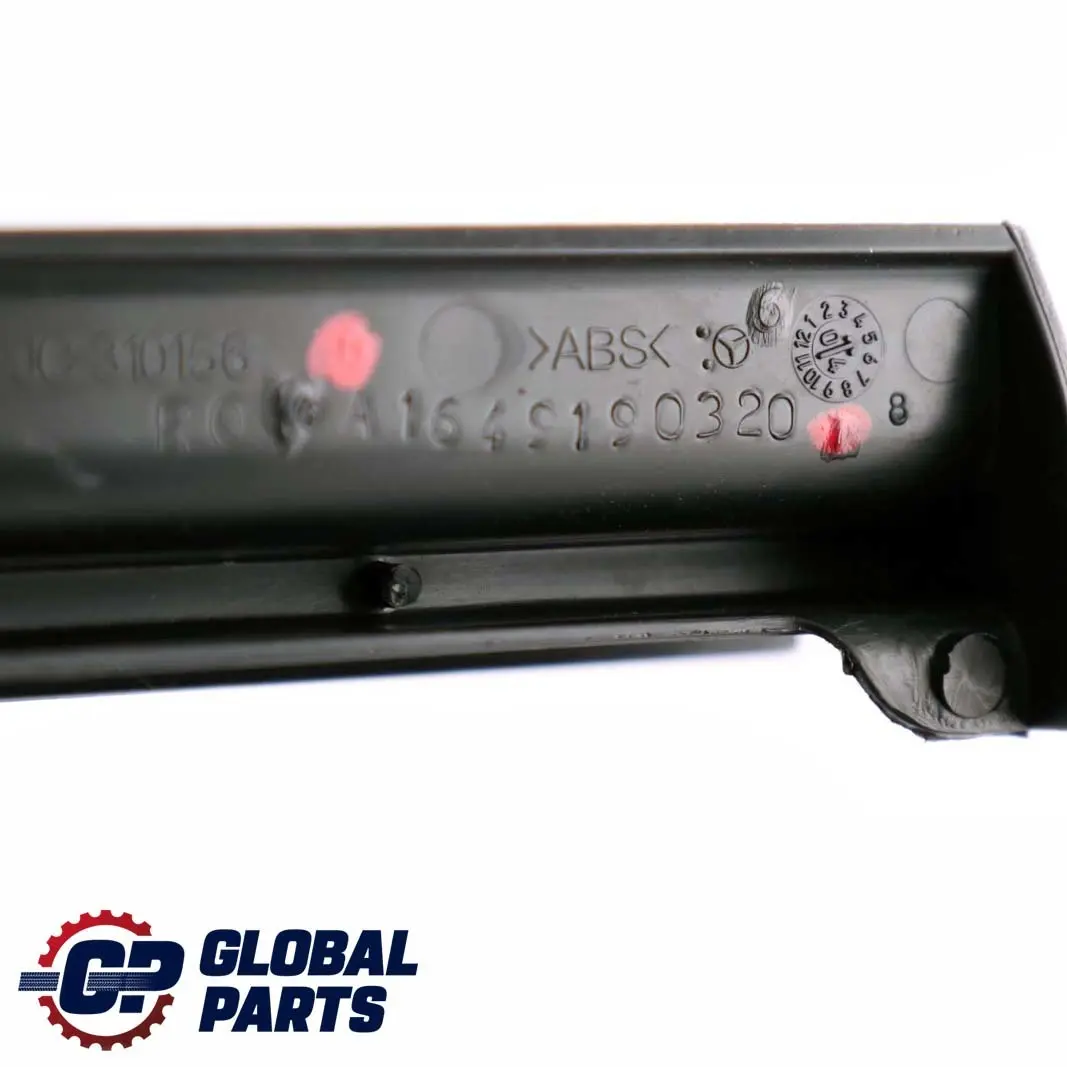 Mercedes-Benz M-Class ML W164 Vordersitz Links Hinten Abdeckung für mit Teilenummer A1649190320 Mercedes-Benz M-Class ML W164 Vordersitz Links Hinten Abdeckung - SKU A1649190320 - Teilenummer A1649190320