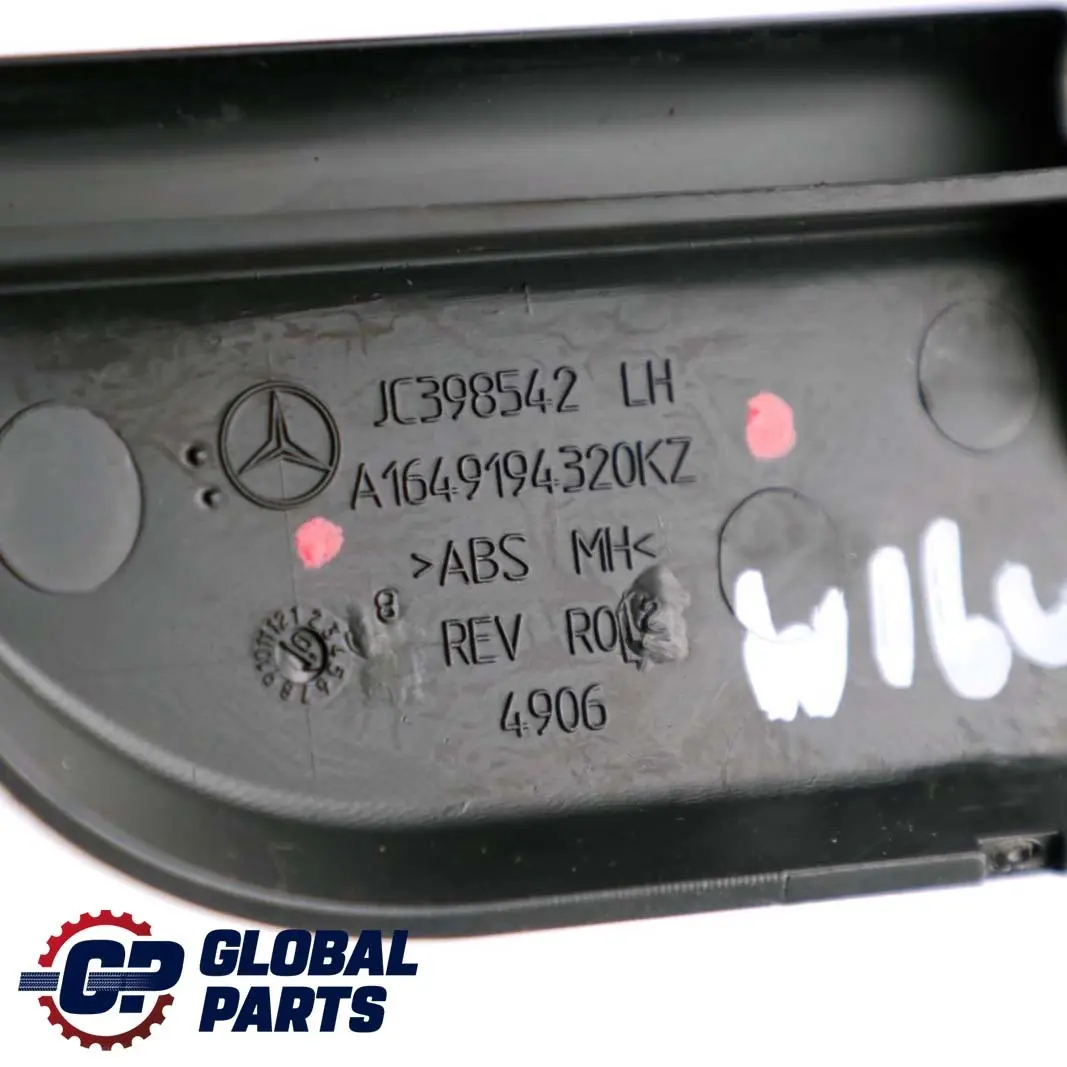 Cache Garniture De Siège Avant Droit Avant Gauche pour Mercedes ML W164 à propos du numéro de pièce A1649194320 Mercedes ML W164 Cache Garniture De Siège Avant Droit Avant Gauche - SKU A1649194320 - Numéro de pièce A1649194320