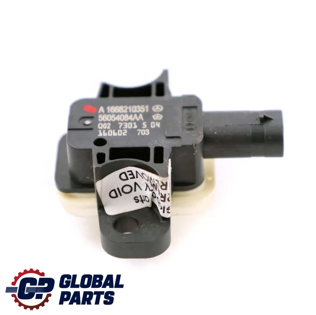 Mercedes-Benz C117 W176 Sensor de Impacto del Airbag para con número de pieza A1668210351 Mercedes-Benz C117 W176 Sensor de Impacto del Airbag - SKU A1668210351 - Número de pieza A1668210351