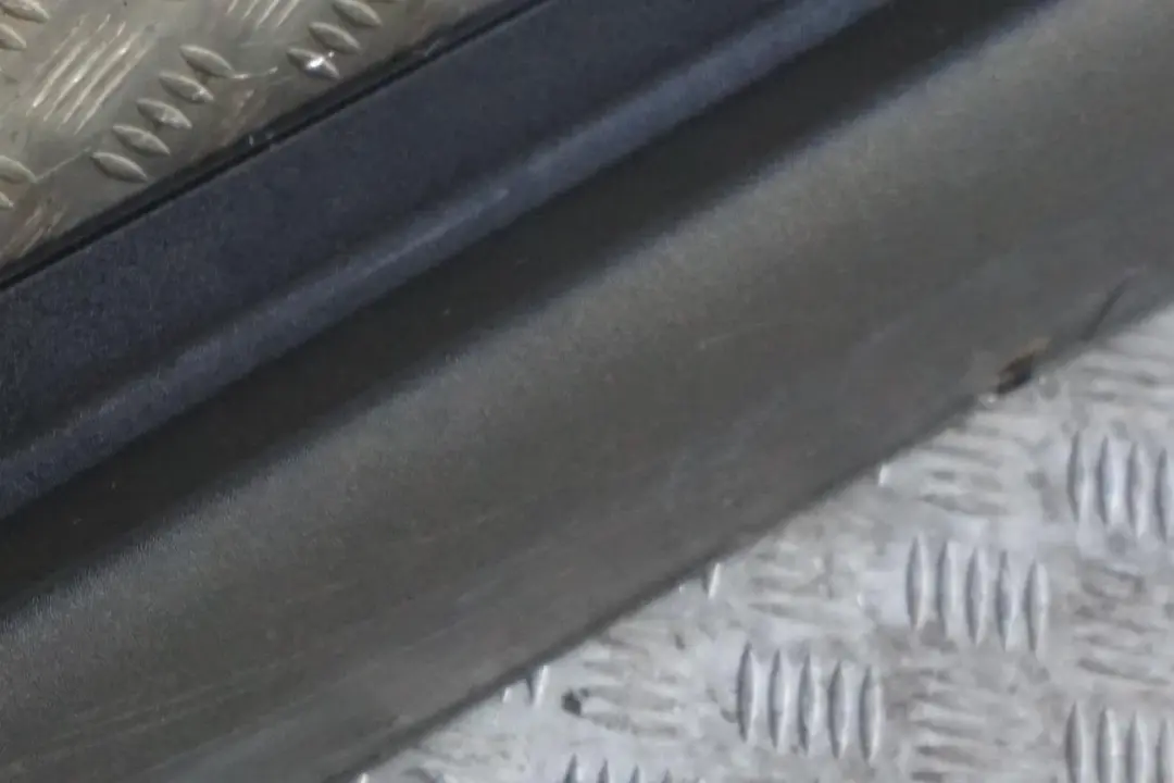 Klasse W168 Schwellerleiste Blende Schweller Links Grundiert für Mercedes A mit Teilenummer A1686190138 Mercedes A Klasse W168 Schwellerleiste Blende Schweller Links Grundiert - SKU A1686190138 - Teilenummer A1686190138