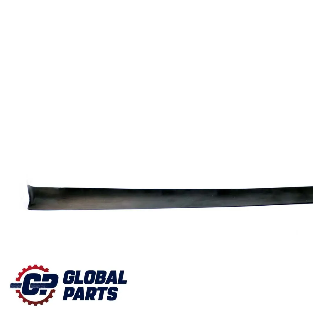 Striscia Trim Parabrezza goccia anteriore sinistra N/S per Mercedes W168 con numero di parte A1686700108 Mercedes W168 Striscia Trim Parabrezza goccia anteriore sinistra N/S - SKU A1686700108 - Numero di parte A1686700108