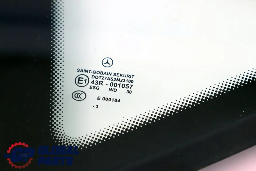 Lewa Szyba lewy Tył Trójkąt AS2 do MERCEDES W168 o numerze A1686700300 MERCEDES W168 Lewa Szyba lewy Tył Trójkąt AS2 - SKU A1686700300 - Numer Części A1686700300