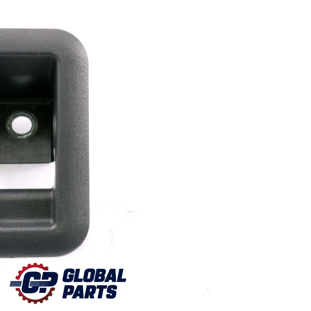 Mercedes-Benz A-Class W168 Asiento Rail Clip Montaje Recubrimiento para con número de pieza A1686800617 Mercedes-Benz A-Class W168 Asiento Rail Clip Montaje Recubrimiento - SKU A1686800617 - Número de pieza A1686800617