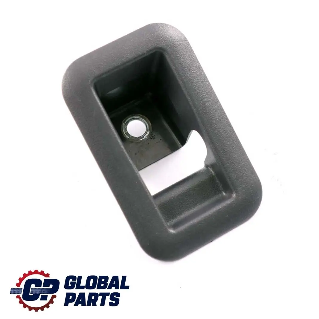 Mercedes-Benz A-Class W168 Asiento Rail Clip Montaje Recubrimiento para con número de pieza A1686800617 Mercedes-Benz A-Class W168 Asiento Rail Clip Montaje Recubrimiento - SKU A1686800617 - Número de pieza A1686800617
