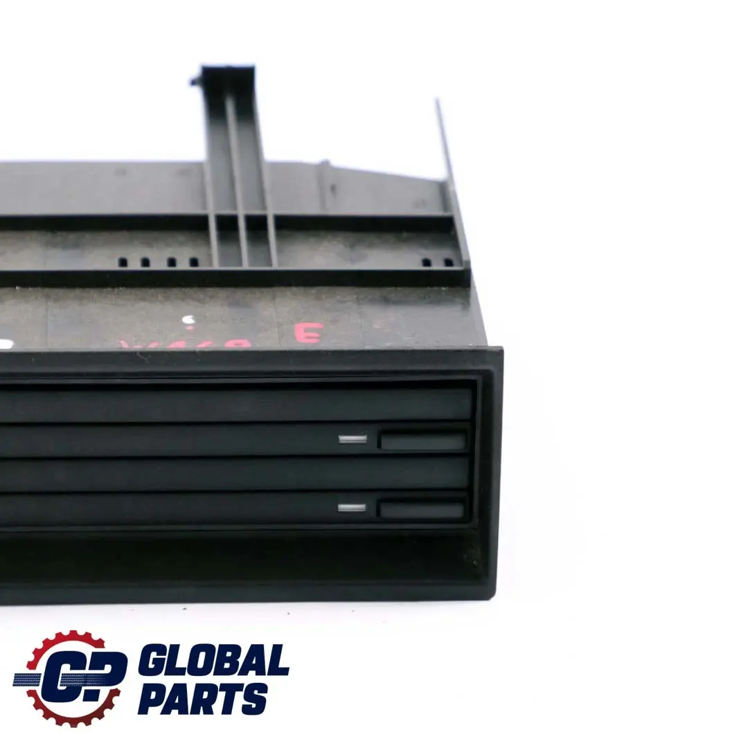 Mercedes W168 Caja Almacenamiento CD Soporte Soporte Embellecedor - SKU A1686800814 - Número de pieza A1686800814