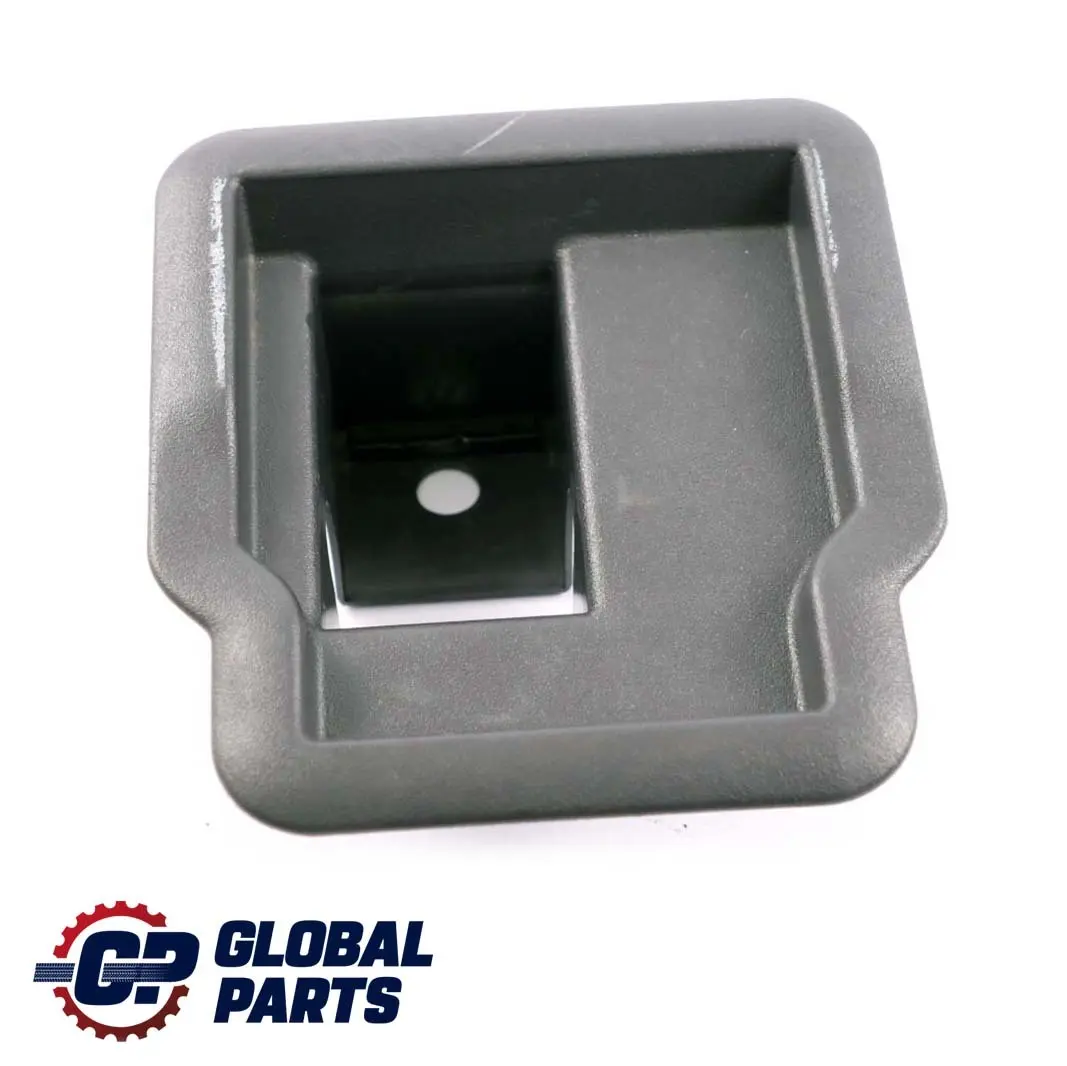 Asiento trasero clip De montaje De La cubierta para Mercedes W168 con número de pieza A1686801017 Mercedes W168 Asiento trasero clip De montaje De La cubierta - SKU A1686801017 - Número de pieza A1686801017