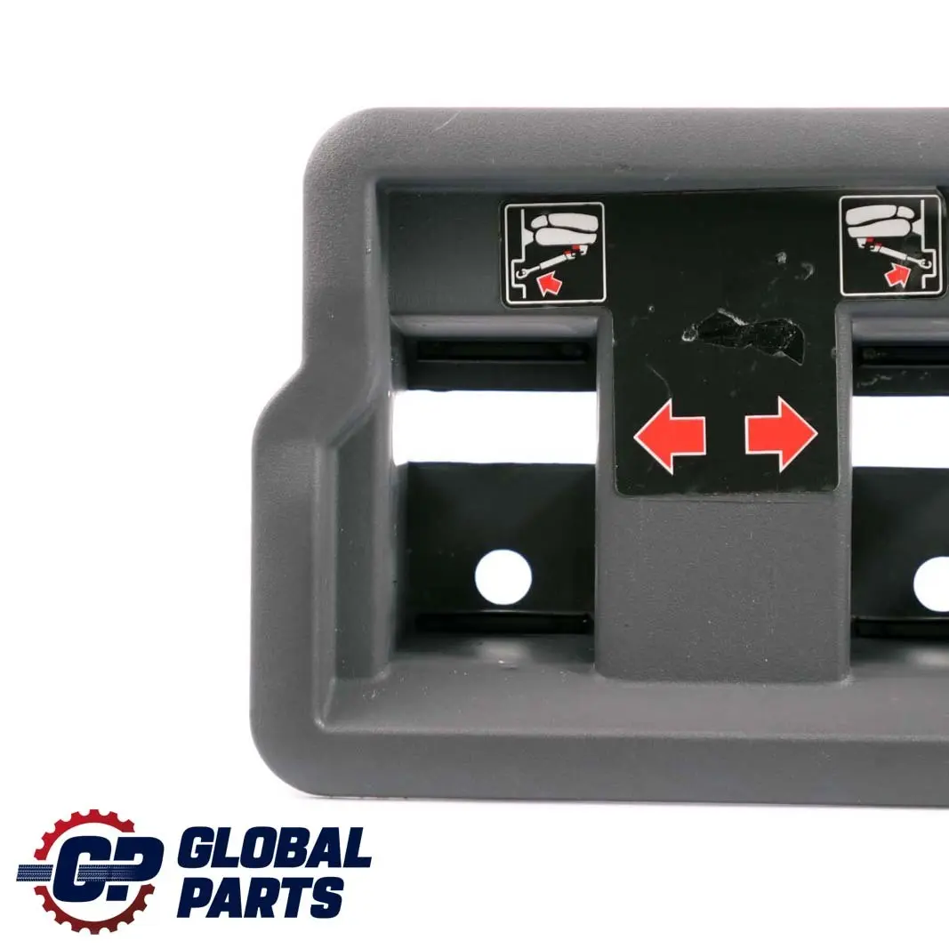 Asiento trasero clip De montaje De La cubierta para Mercedes W168 1 con número de pieza A1686801117 Mercedes W168 1 Asiento trasero clip De montaje De La cubierta - SKU A1686801117-1 - Número de pieza A1686801117