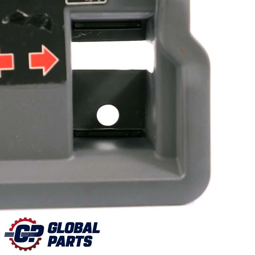 Asiento trasero clip De montaje De La cubierta para Mercedes W168 1 con número de pieza A1686801117 Mercedes W168 1 Asiento trasero clip De montaje De La cubierta - SKU A1686801117-1 - Número de pieza A1686801117