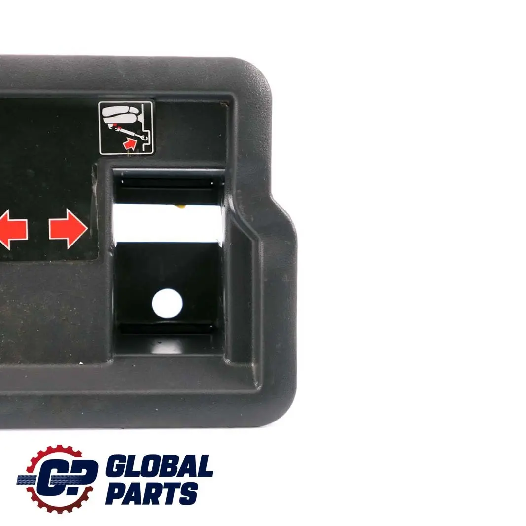 Asiento trasero clip De montaje De La cubierta para Mercedes W168 con número de pieza A1686801117 Mercedes W168 Asiento trasero clip De montaje De La cubierta - SKU A1686801117 - Número de pieza A1686801117