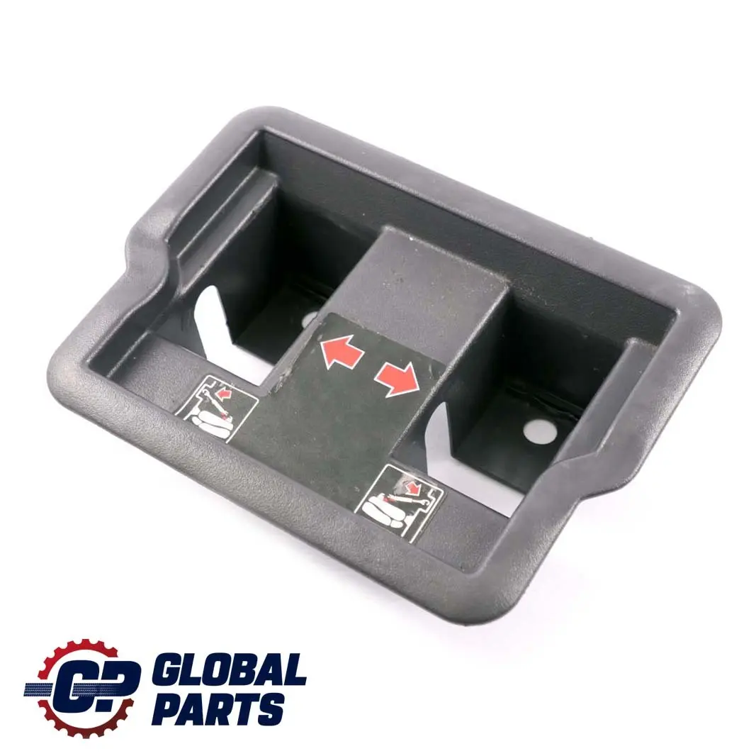 Asiento trasero clip De montaje De La cubierta para Mercedes W168 con número de pieza A1686801117 Mercedes W168 Asiento trasero clip De montaje De La cubierta - SKU A1686801117 - Número de pieza A1686801117
