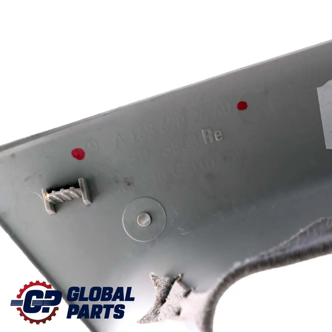 Embellecedor Pilar C Trasero Derecho Panel Cubierta para Mercedes W168 con número de pieza A1686902440 Mercedes W168 Embellecedor Pilar C Trasero Derecho Panel Cubierta - SKU A1686902440 - Número de pieza A1686902440