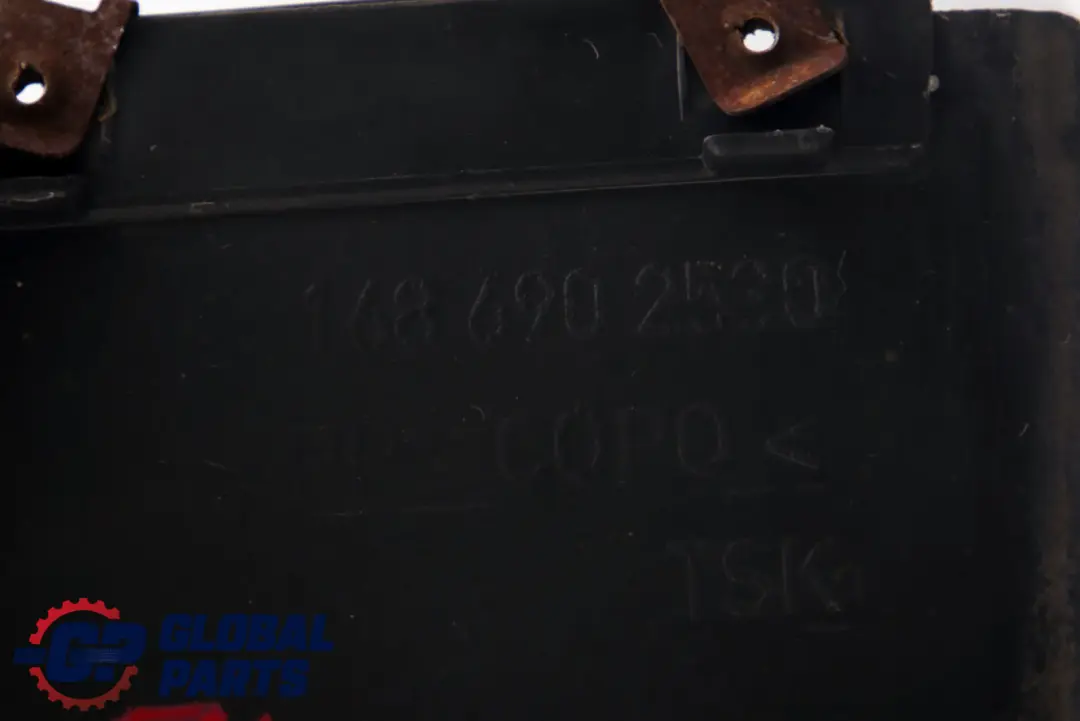 Osłona przód nadkola lewy do Mercedes W168 o numerze A1686902630 Mercedes W168 Osłona przód nadkola lewy - SKU A1686902530 - Numer Części A1686902630