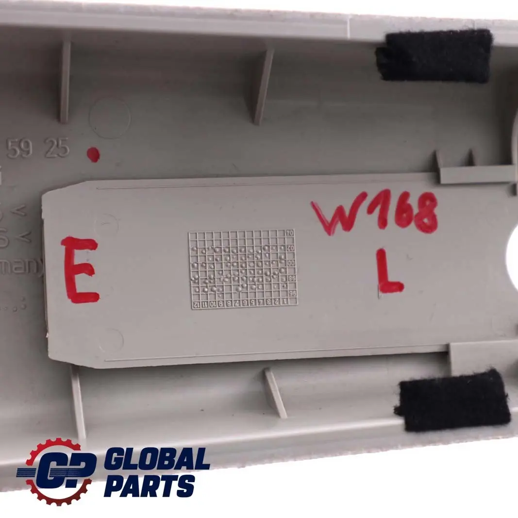 Embellecedor Pilar B Izquierdo Tapa Panel Gris para Mercedes W168 con número de pieza A1686905925 Mercedes W168 Embellecedor Pilar B Izquierdo Tapa Panel Gris - SKU A1686905925 - Número de pieza A1686905925