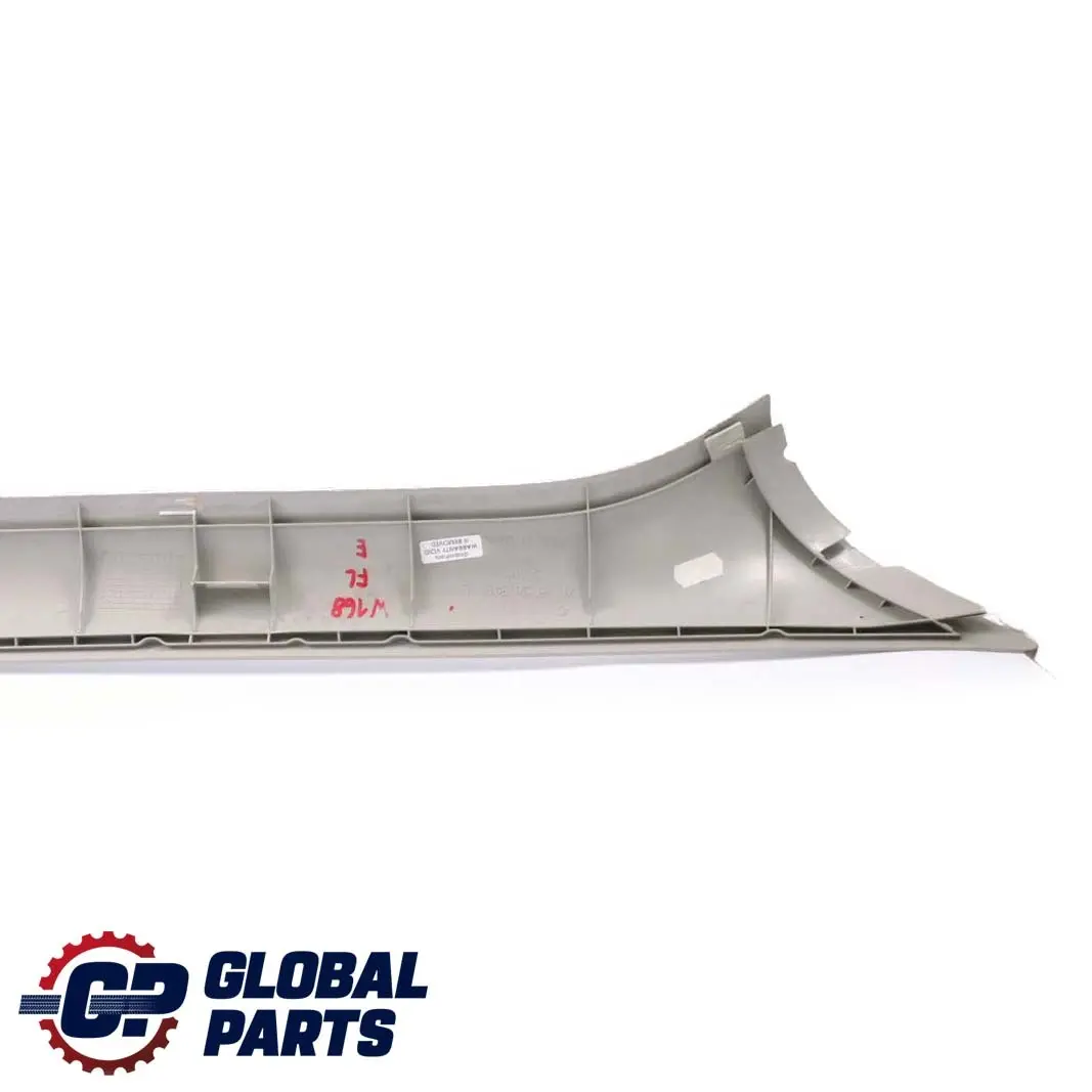 Embellecedor Pilar A Panel Delantero Izquierdo Gris para Mercedes W168 con número de pieza A1686921501 Mercedes W168 Embellecedor Pilar A Panel Delantero Izquierdo Gris - SKU A1686921501 - Número de pieza A1686921501